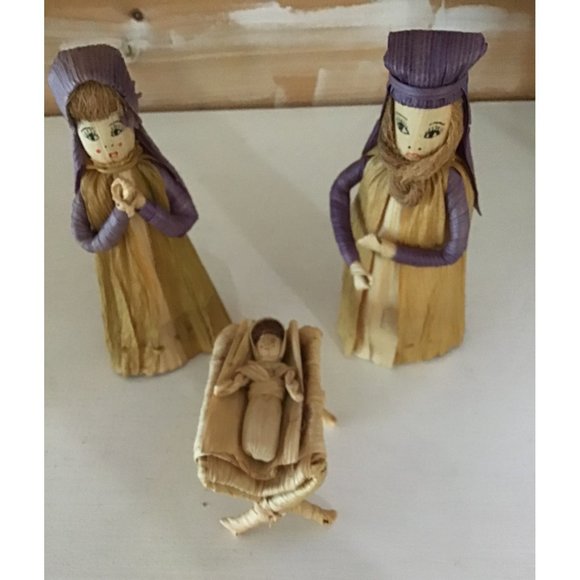 3 Piece Nativity Scene made of Paper 6” H - Picture 1 of 4